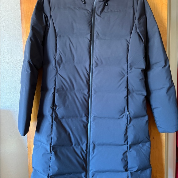 Patagonia Women's Dark Blue Puffer Jacket